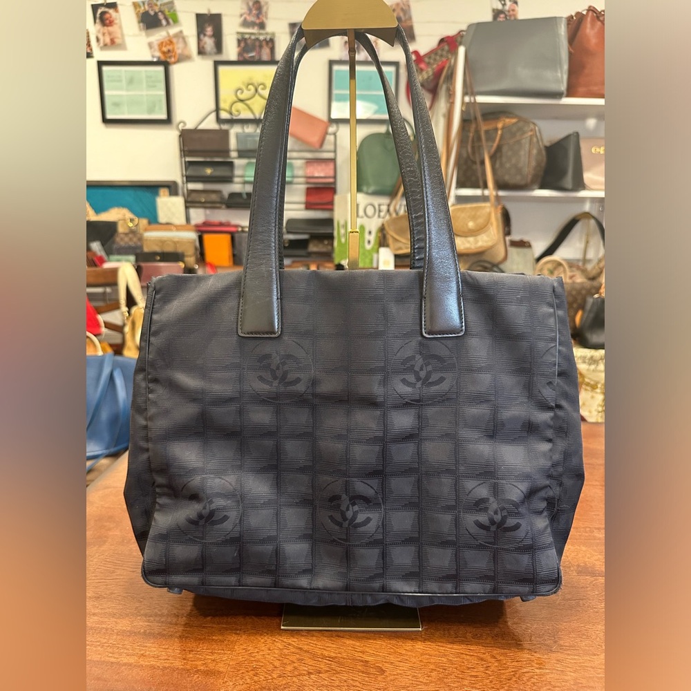 *Sold* Chanel black tote - Picture 1 of 11